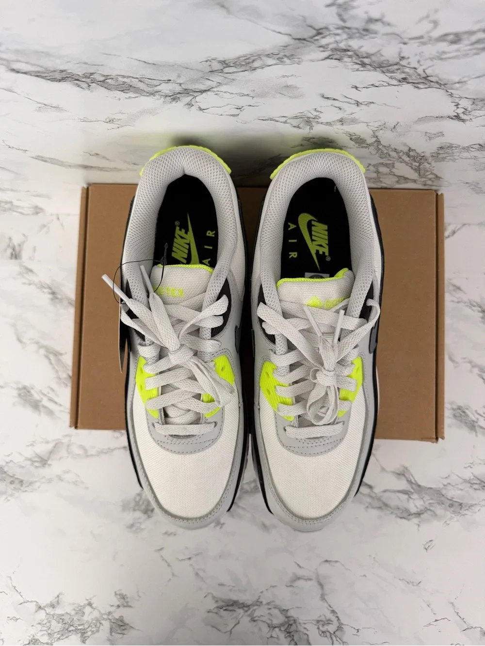 Nike Air Max 90 Gore-Tex Volt Shoes Athletic FD5810 Men Size 6.5/ Women Size 8